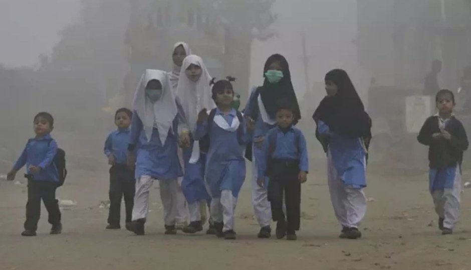 Punjab revises school timings as smog crisis worsens